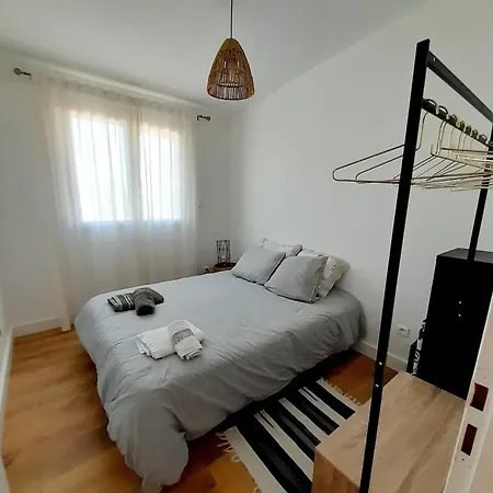 בית נופש Les Demeures De Thau בוזיג