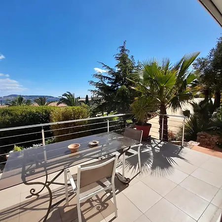 בית נופש Les Demeures De Thau *