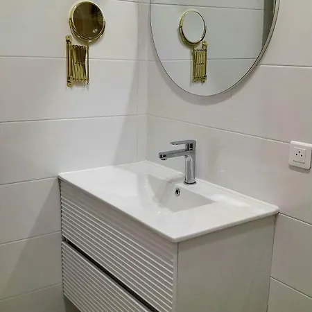 Les Demeures De Thau * בוזיג