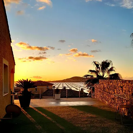 Les Demeures De Thau * בוזיג